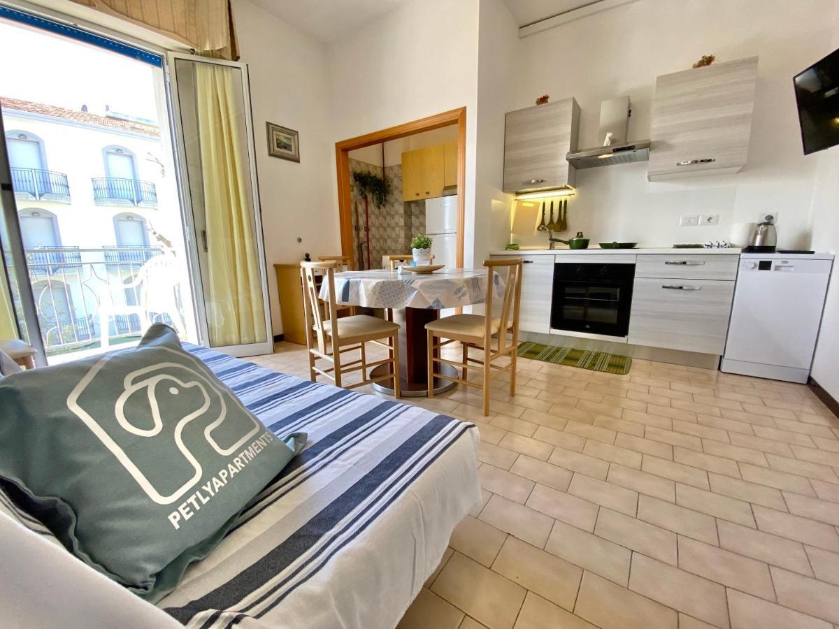 Petlyapartments Белларія-Іджеа-Марина Екстер'єр фото